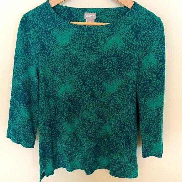 CHICO’s green and navy impressionist dot pattern 3/4 sleeve blouse size O - Picture 1 of 3